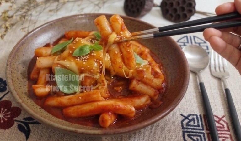 Traditional Tteokbokki (10-Minute Recipe)